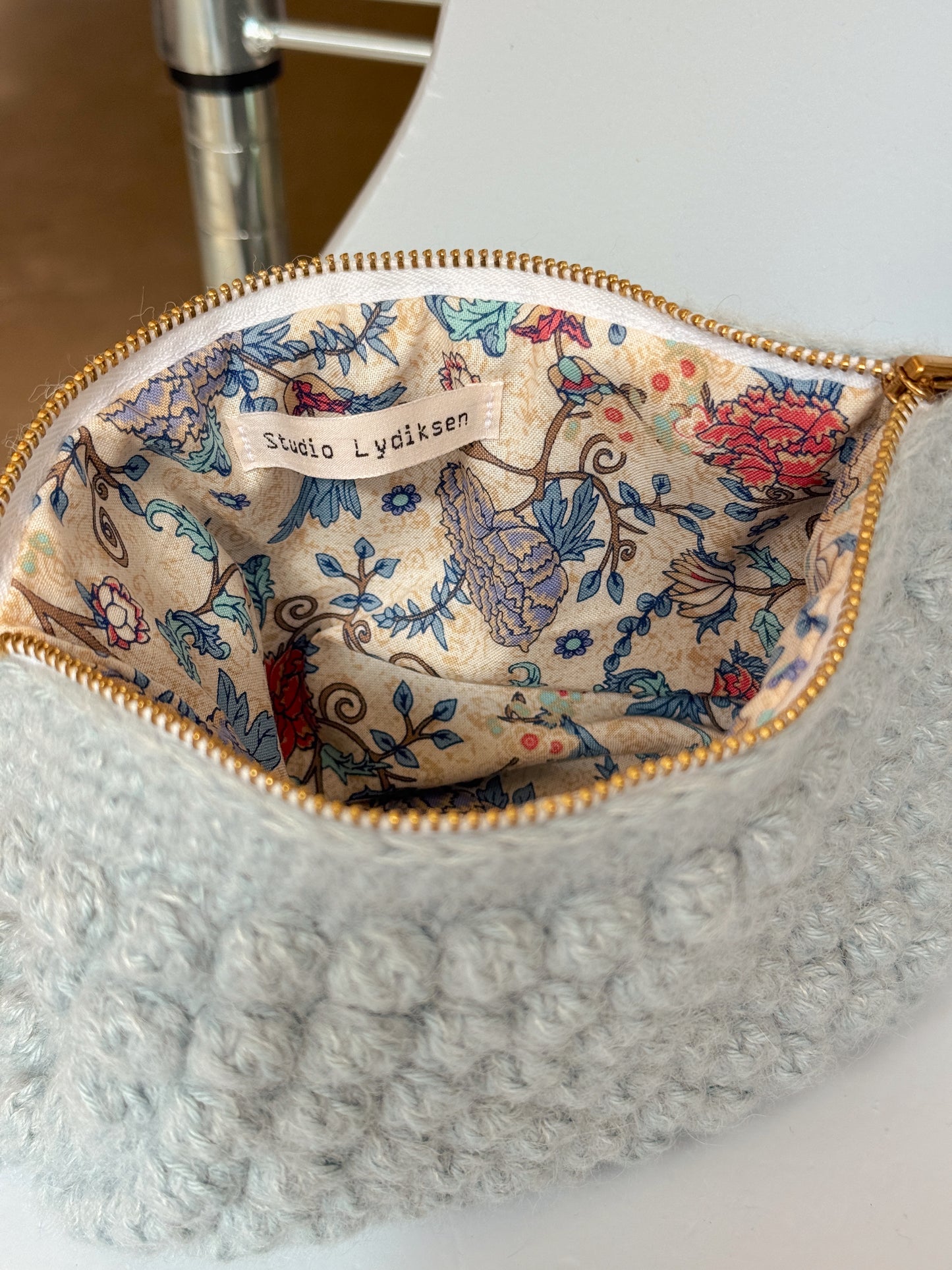 Bubble clutch | Lyseblå