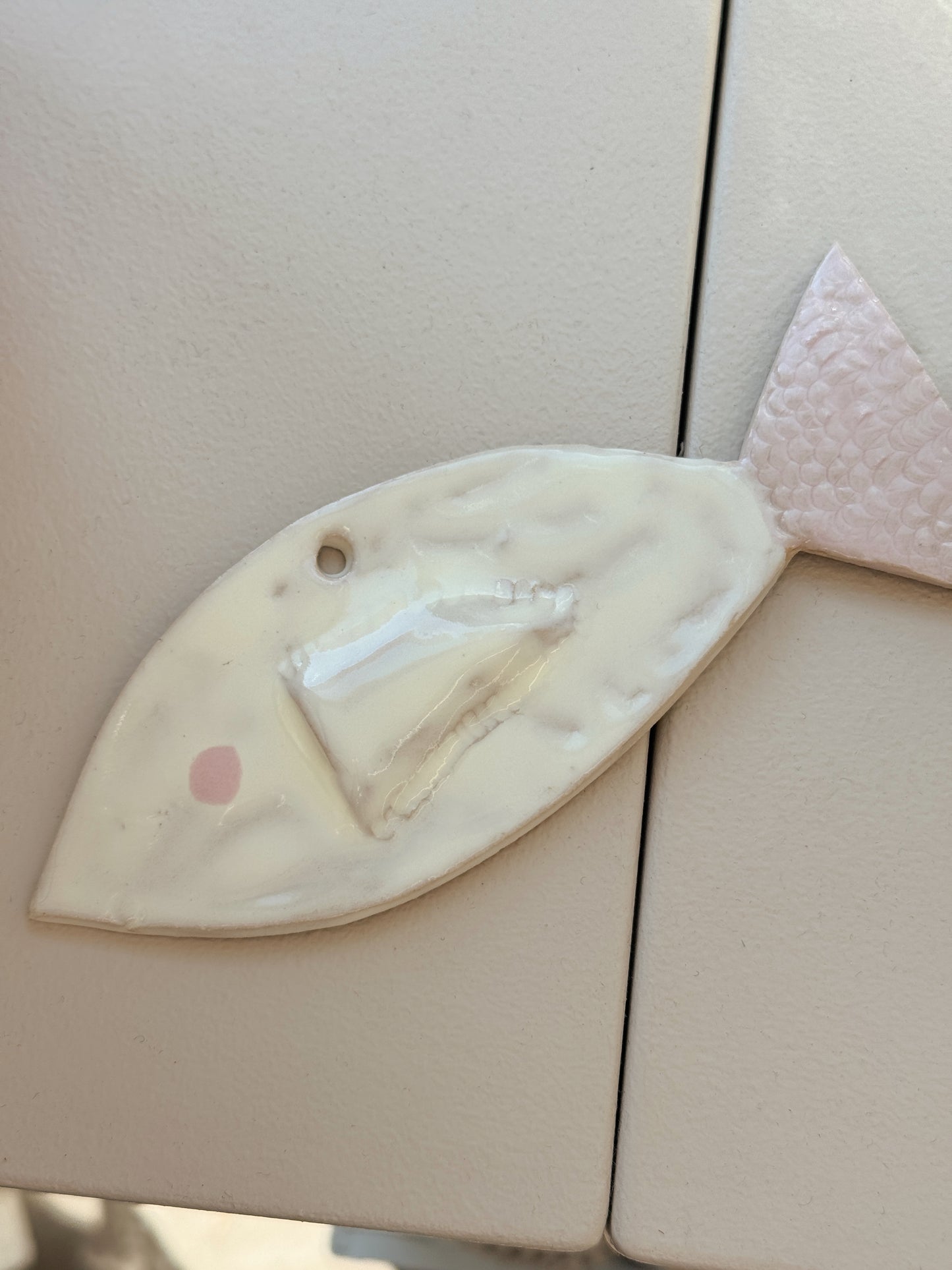 Relief | Vægophæng