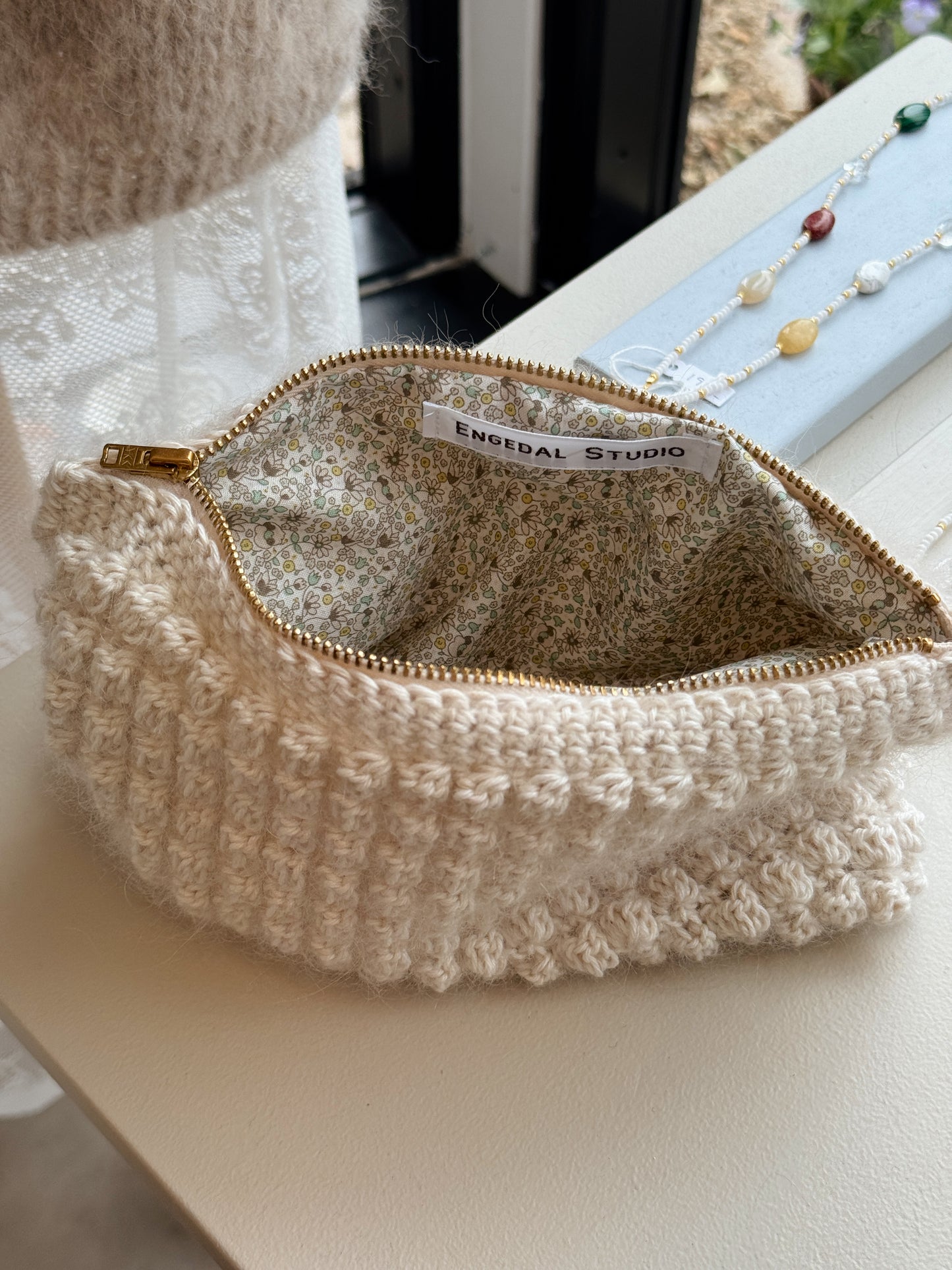 Bubble Clutch, standard | Off white