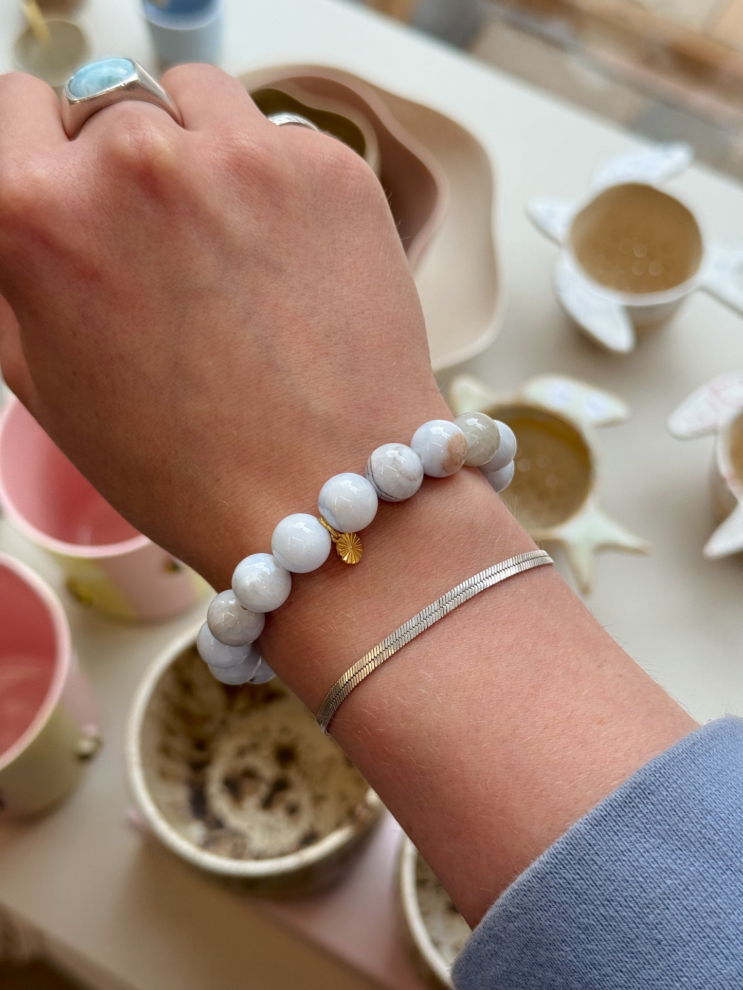 Armbånd m. natursten | Lyseblå
