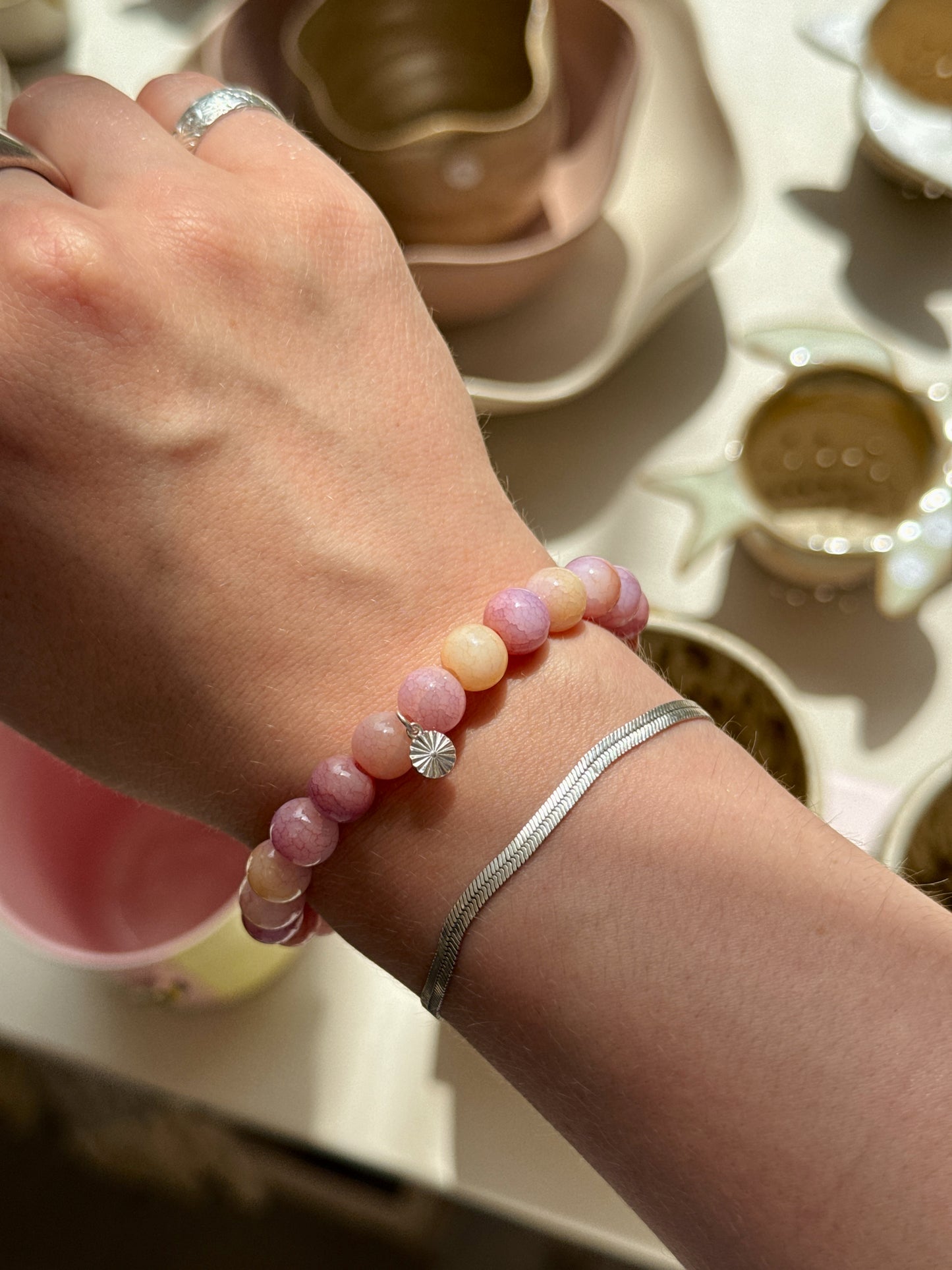 Armbånd m. natursten | Lilla/Gul