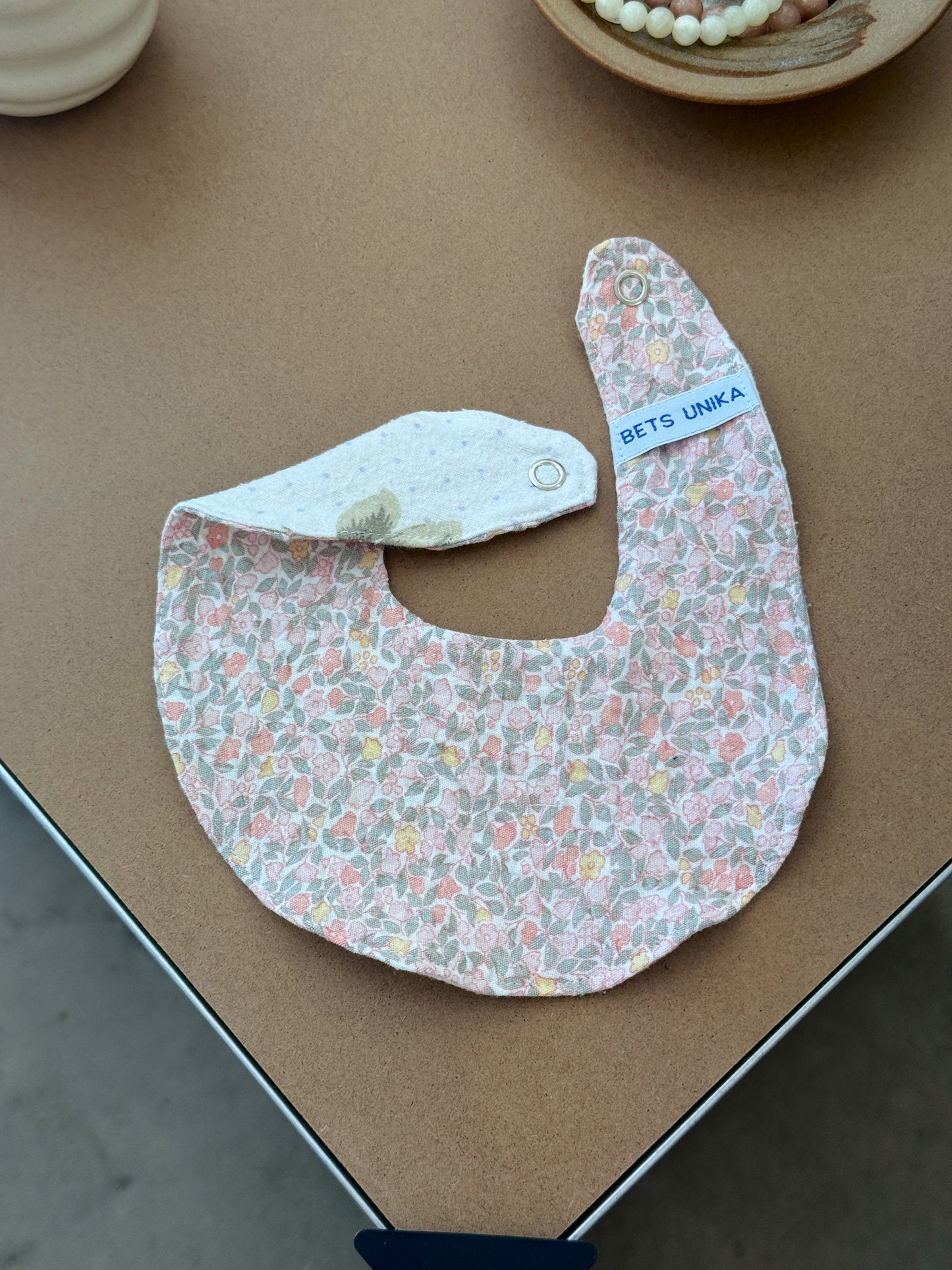 Bib / drool bib