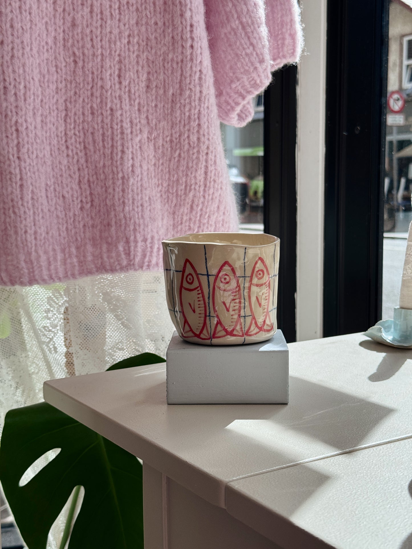 Cup with fish | With handle