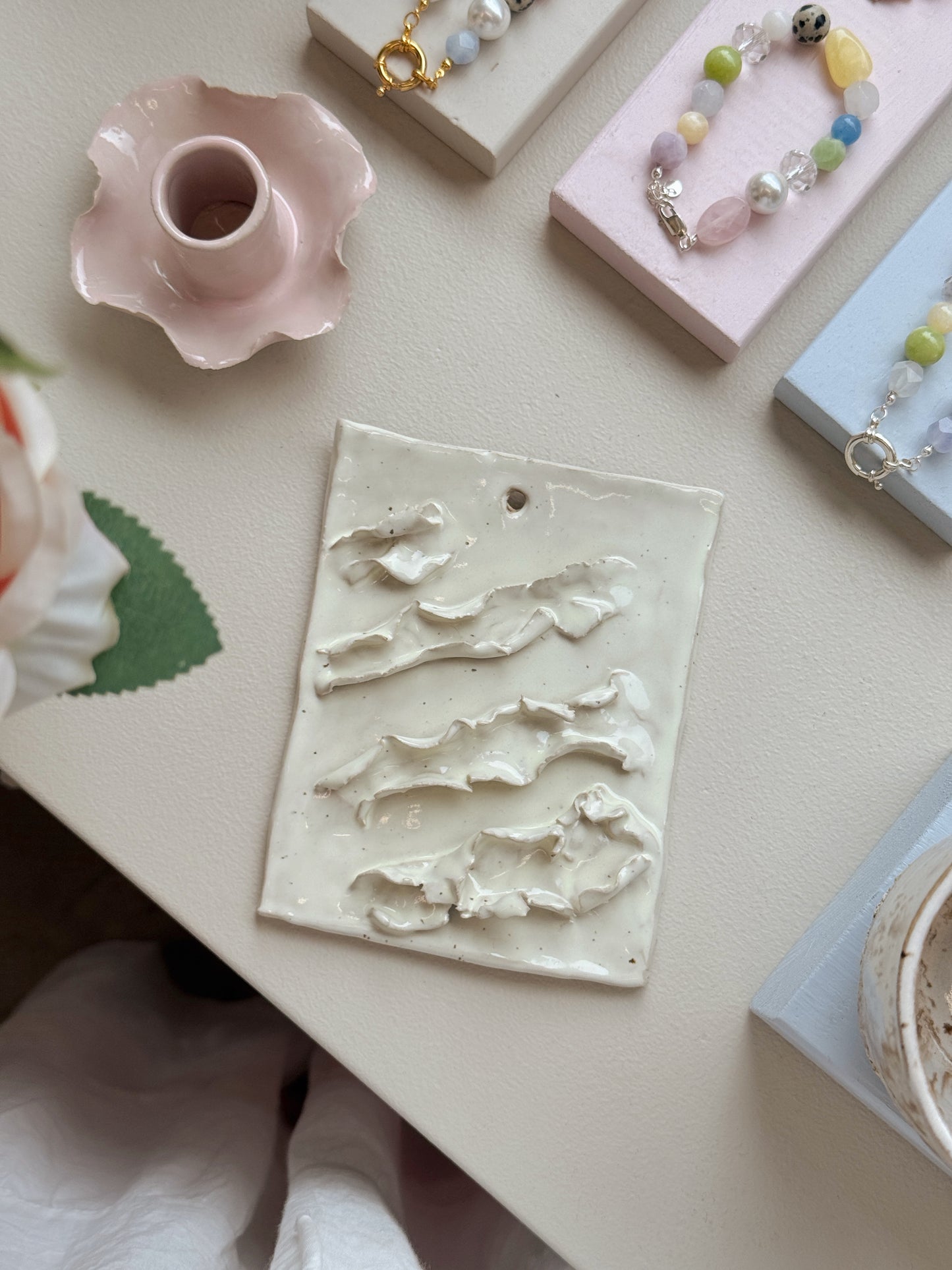 Relief | Vægophæng
