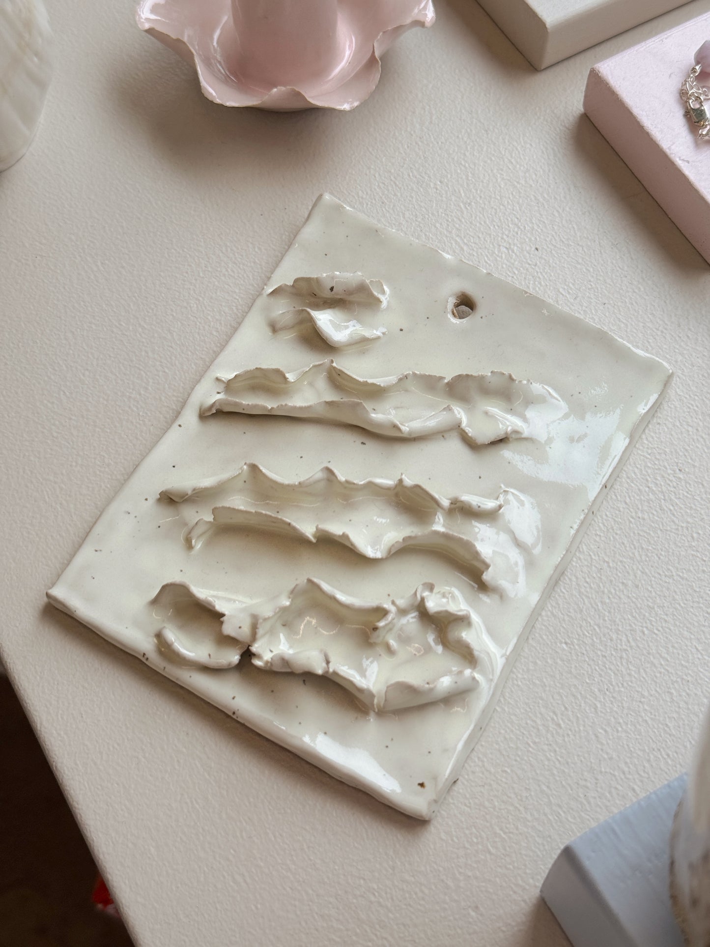 Relief | Vægophæng