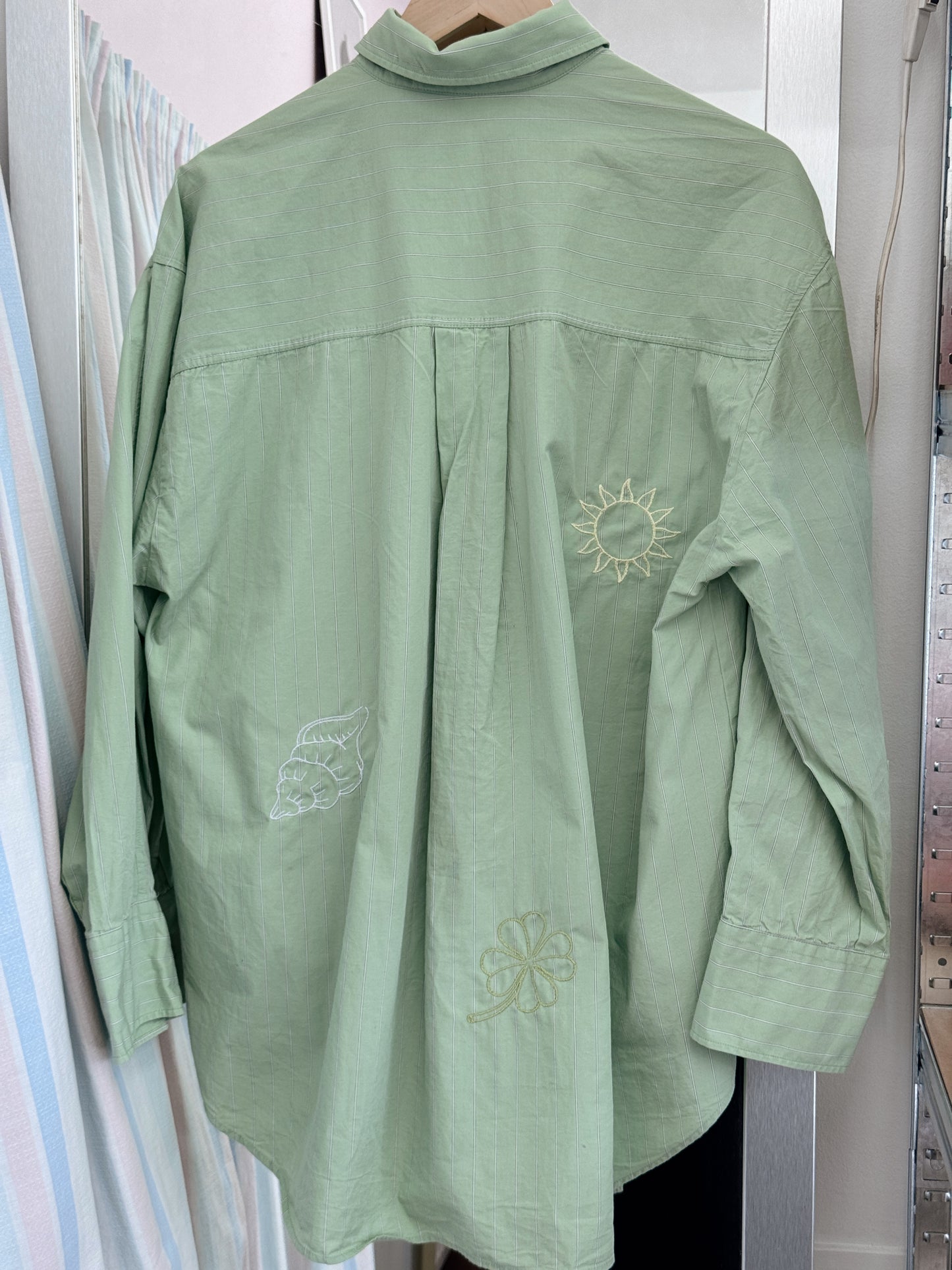 Skjorte m. broderi | Medium