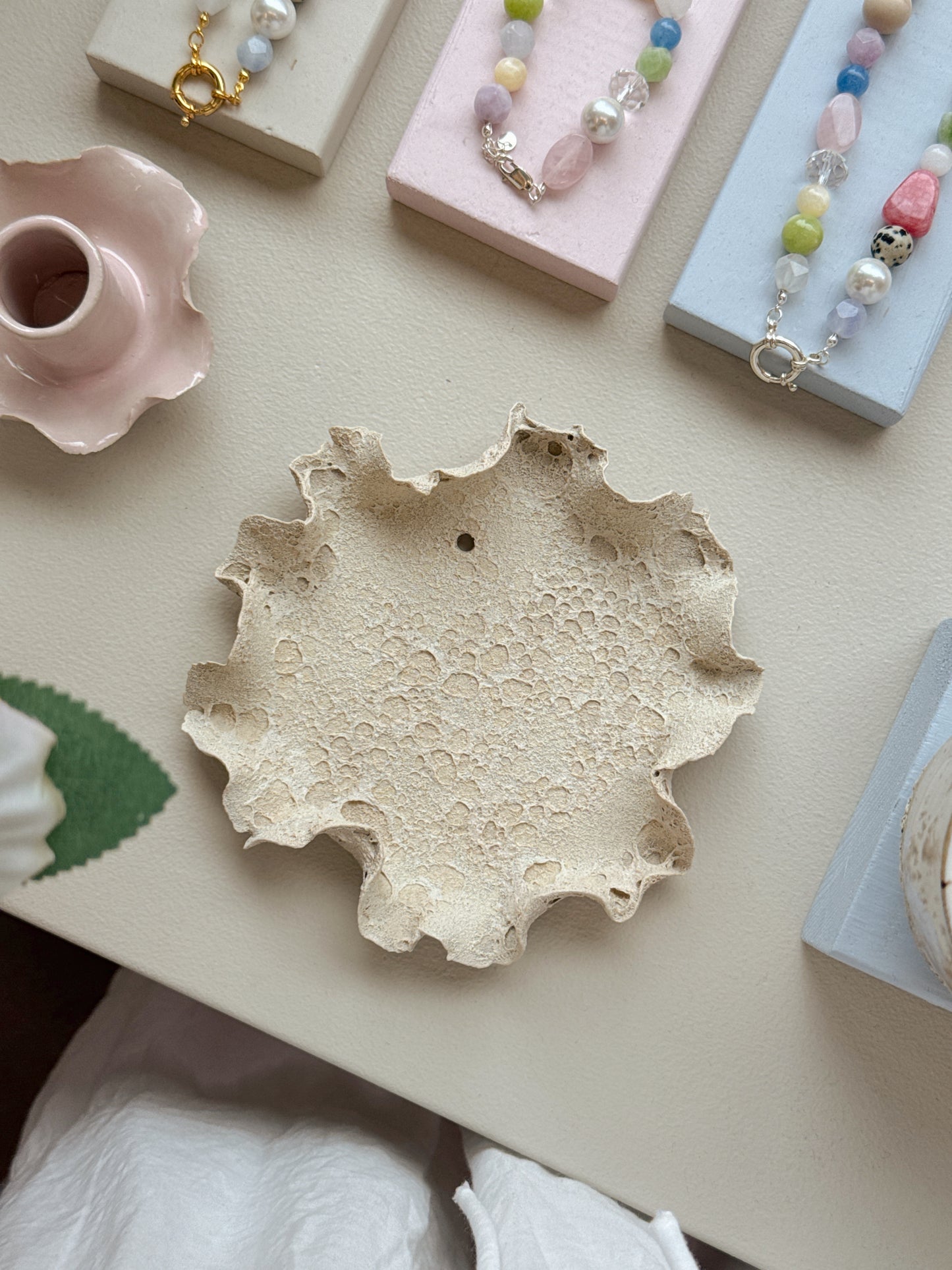 Relief | Vægophæng
