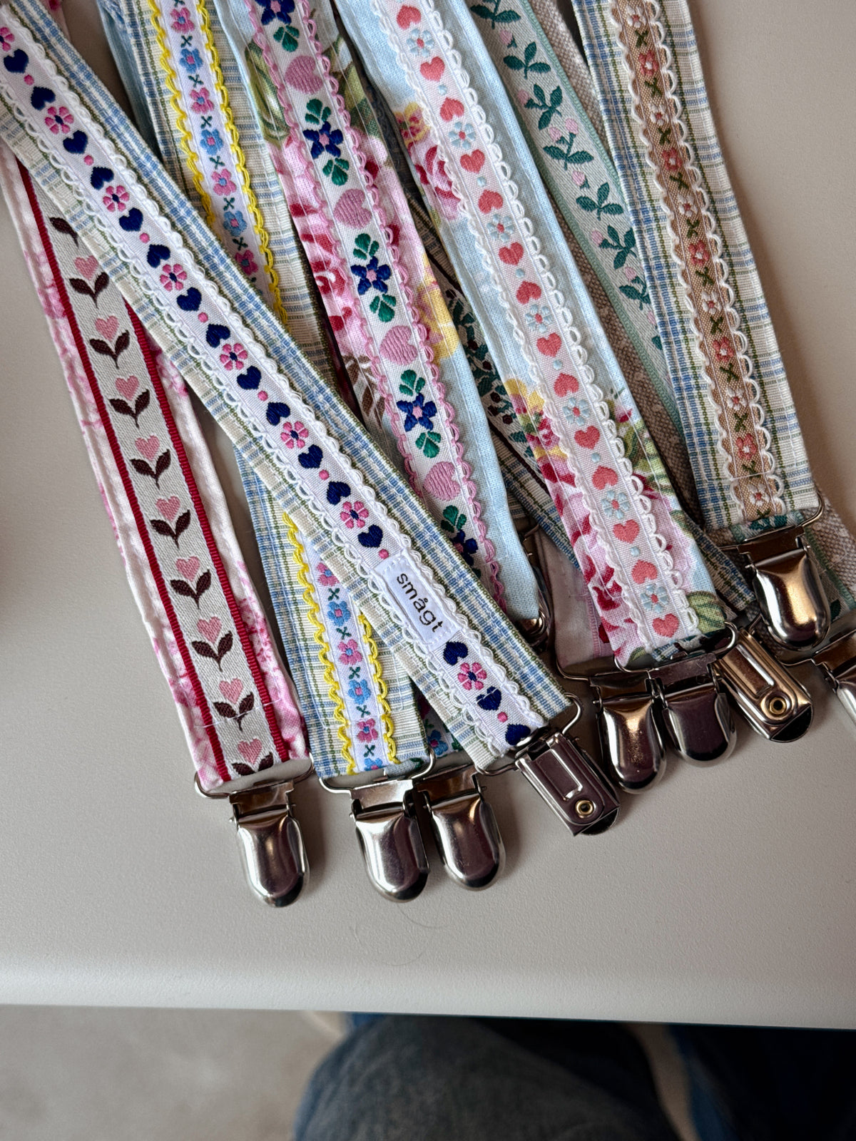 Pacifier clips