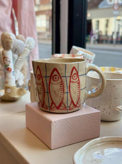 Cup with fish | With handle