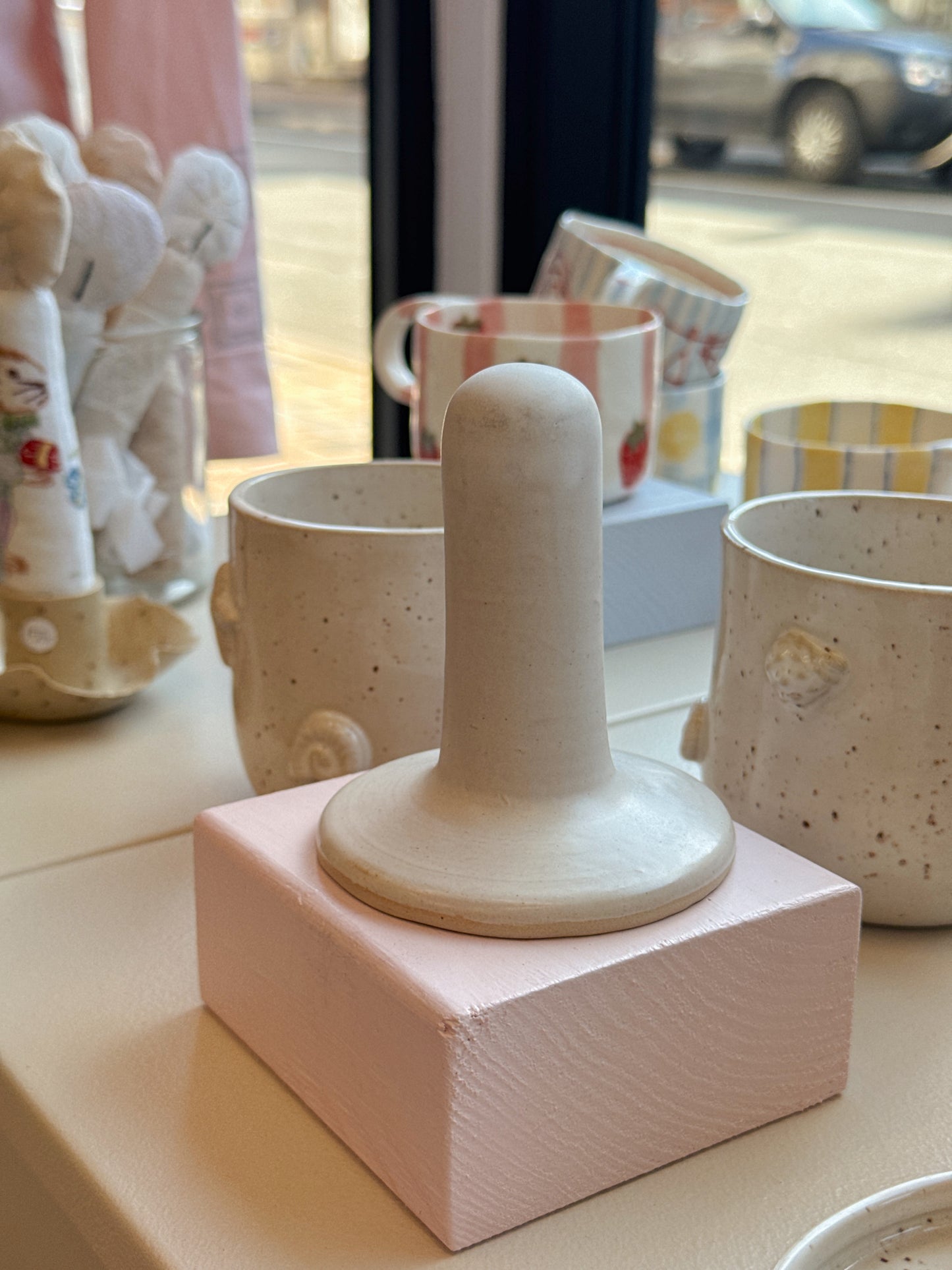 Egg donut holder