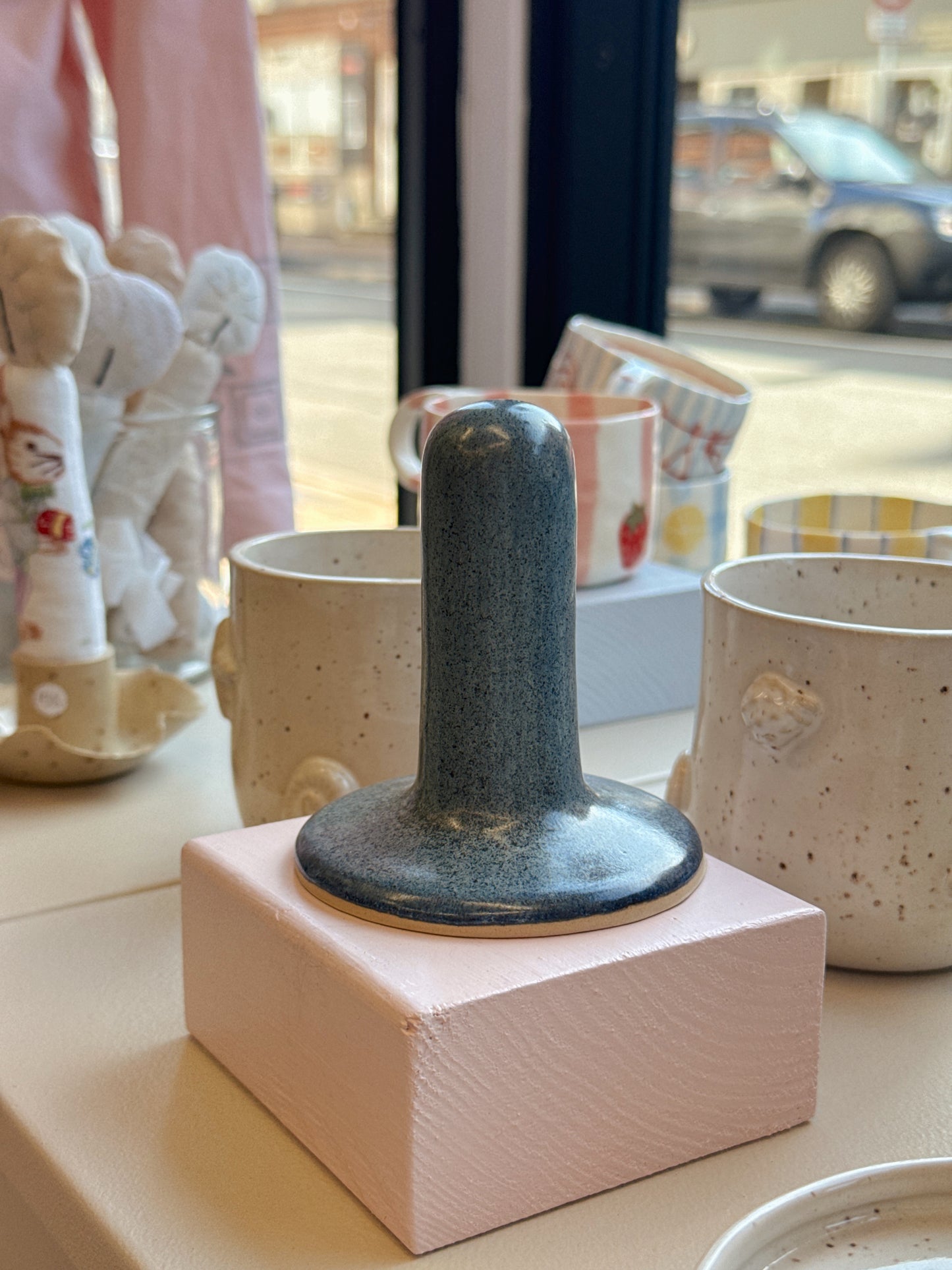 Egg donut holder