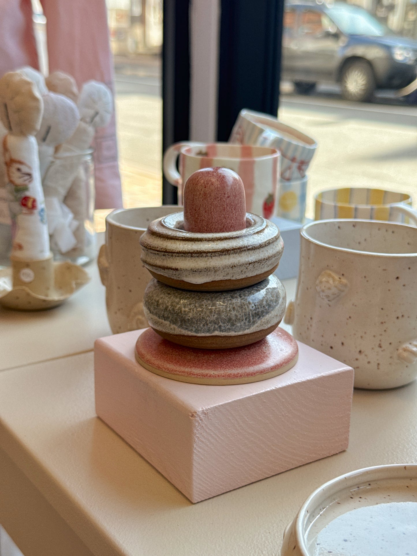 Egg donut holder