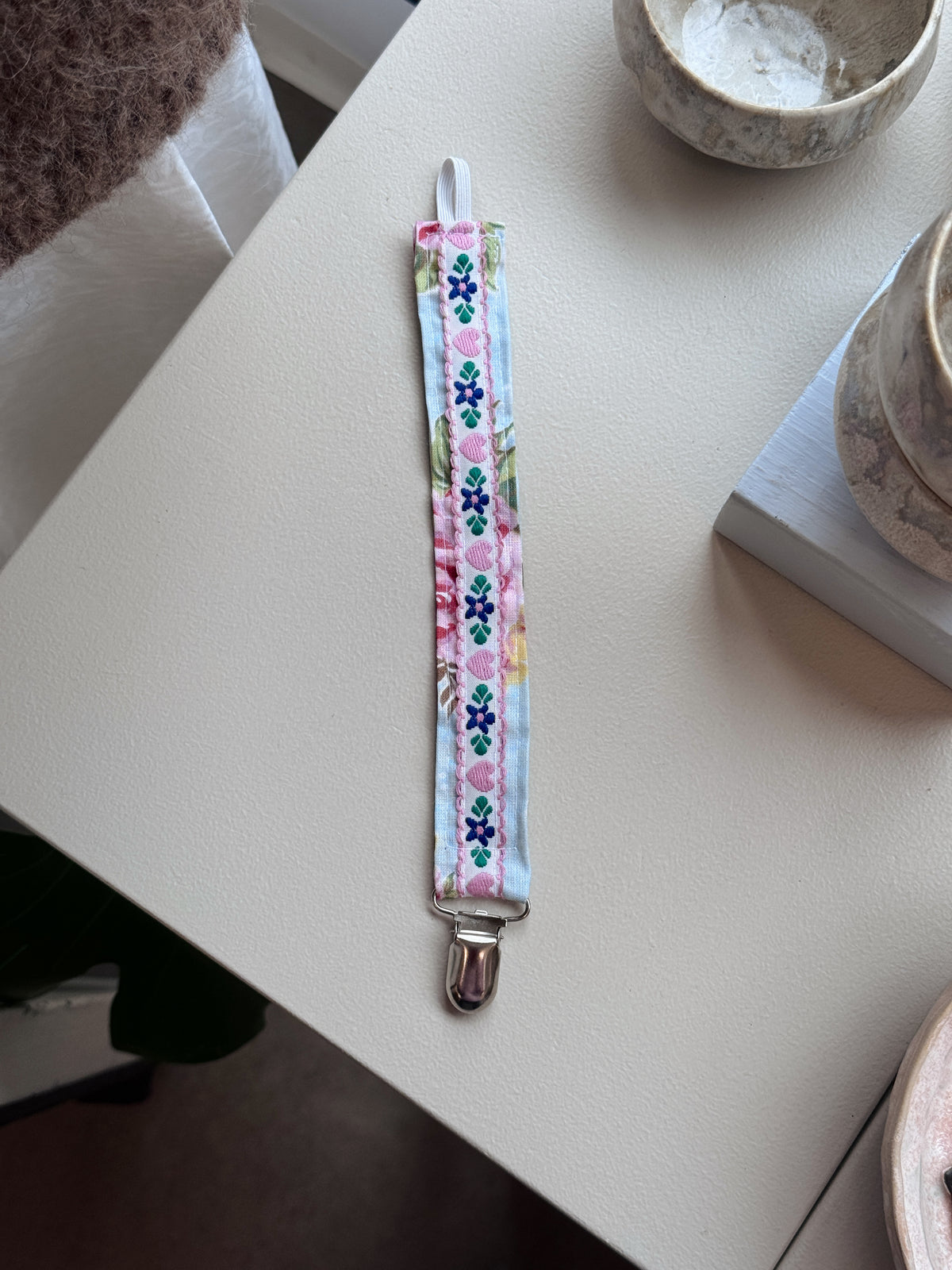 Pacifier clips