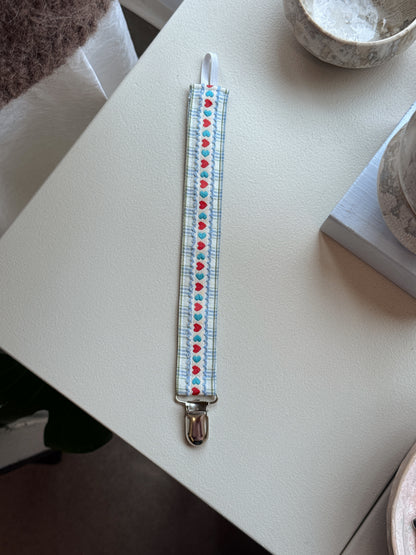 Pacifier clips