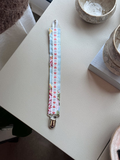 Pacifier clips