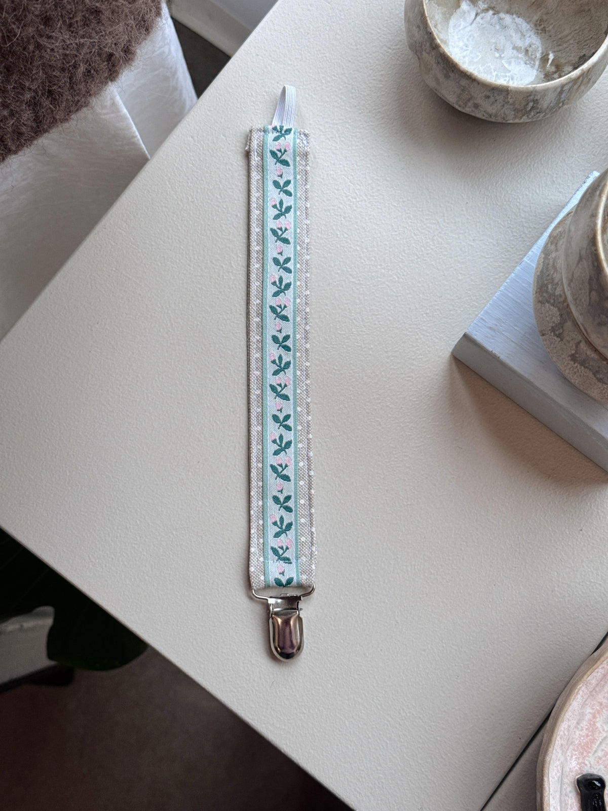 Pacifier clips