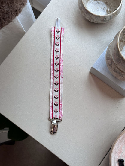 Pacifier clips