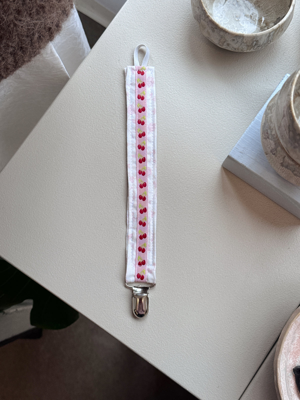 Pacifier clips