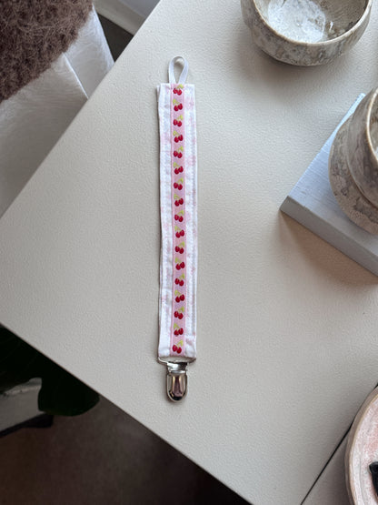 Pacifier clips