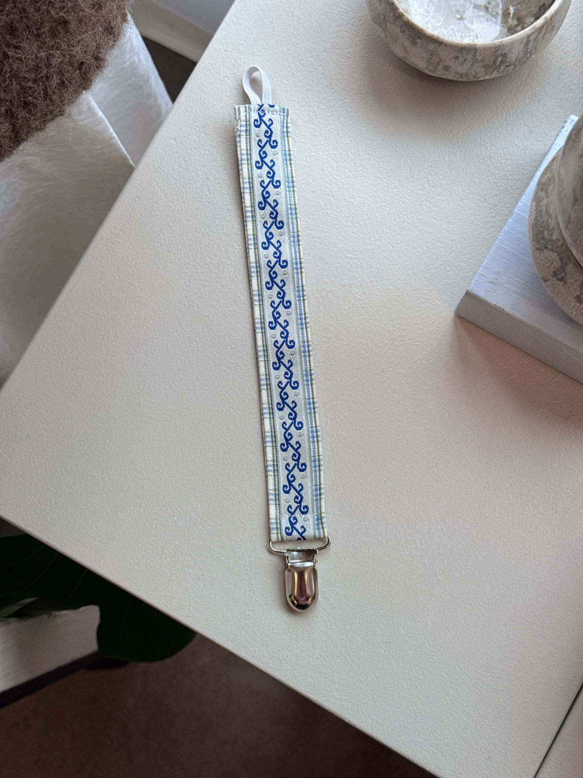 Pacifier clips
