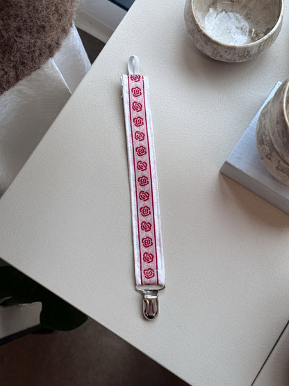 Pacifier clips