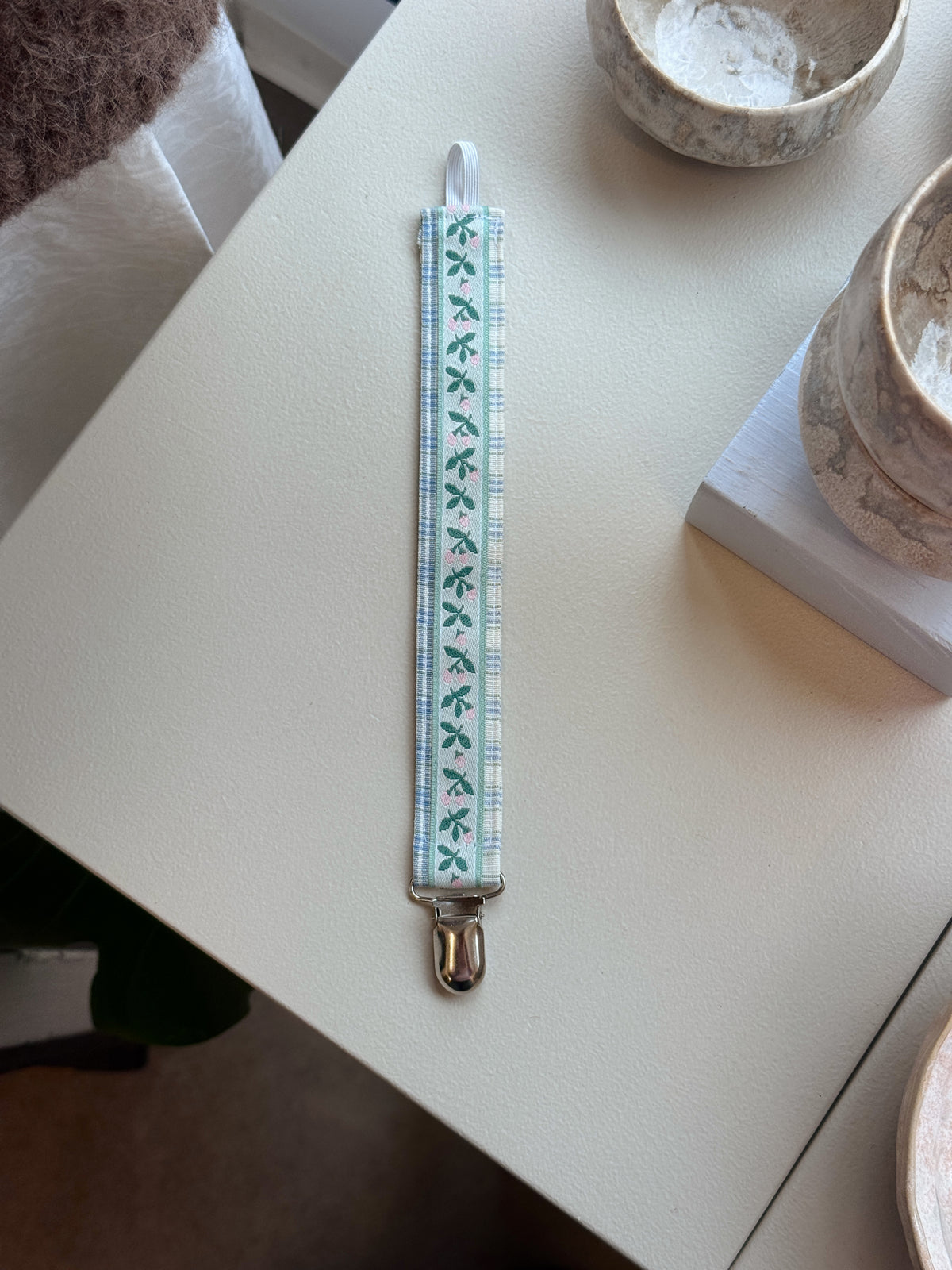 Pacifier clips