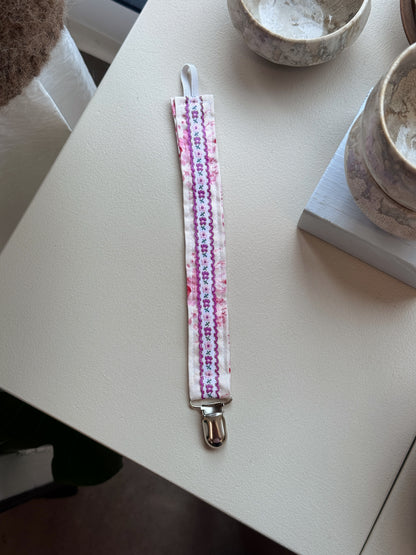Pacifier clips