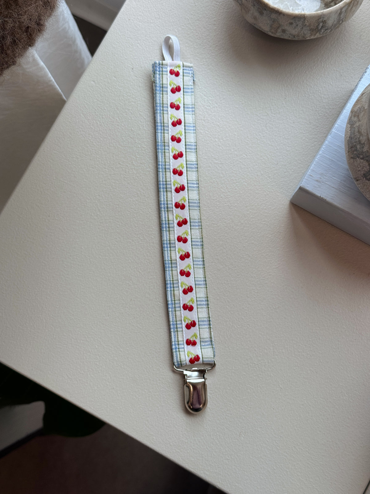 Pacifier clips