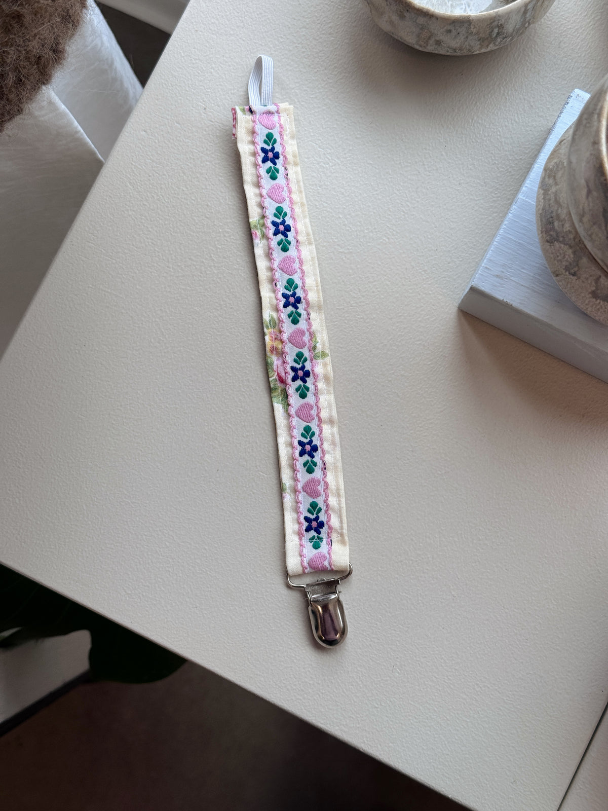 Pacifier clips