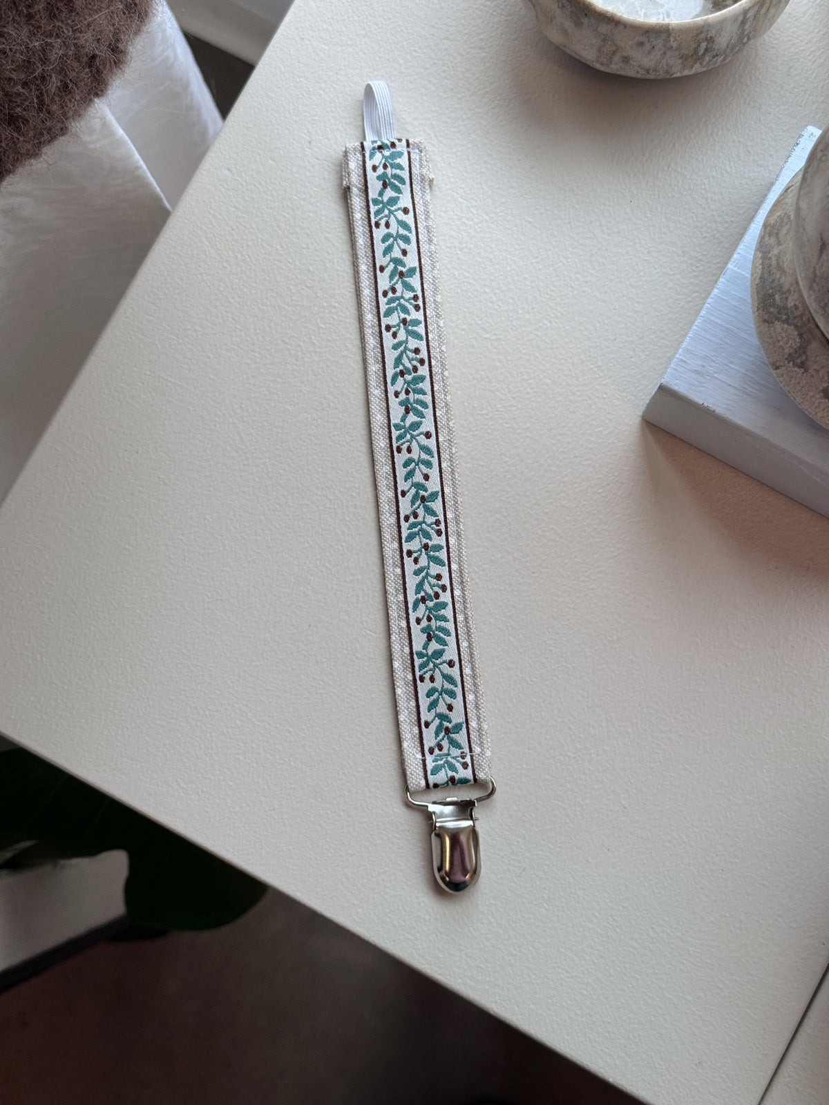 Pacifier clips