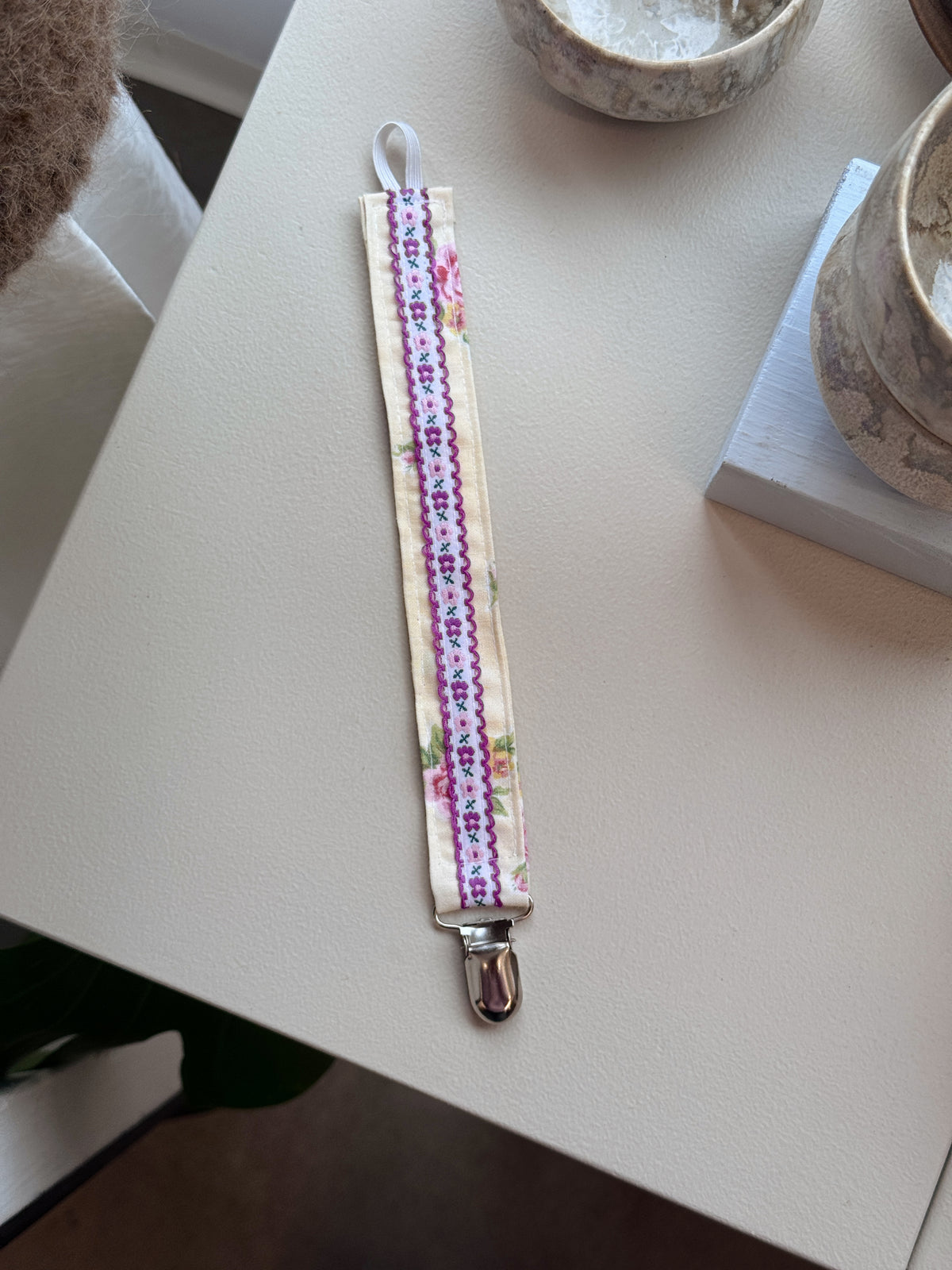 Pacifier clips