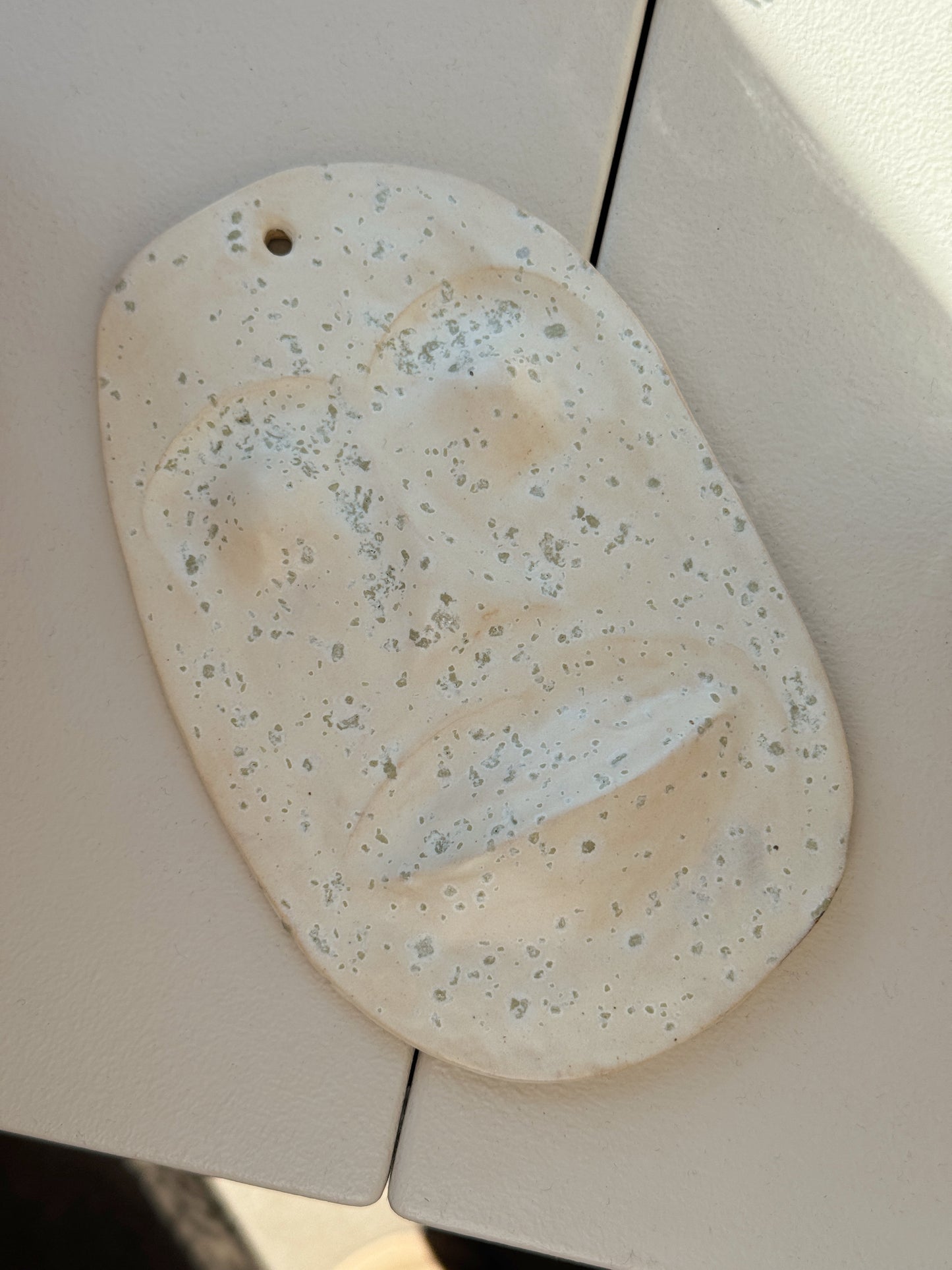 Relief | Vægophæng