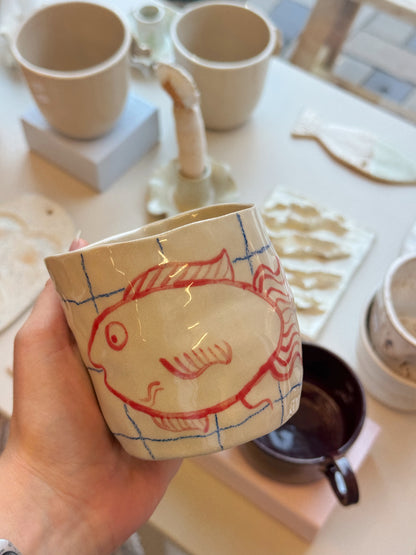 Kop med fisk | Uden hank