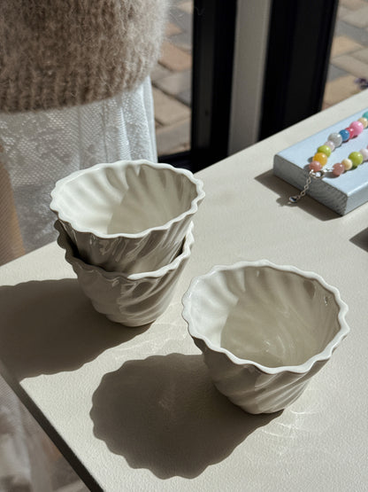 Cup with fish | With handle