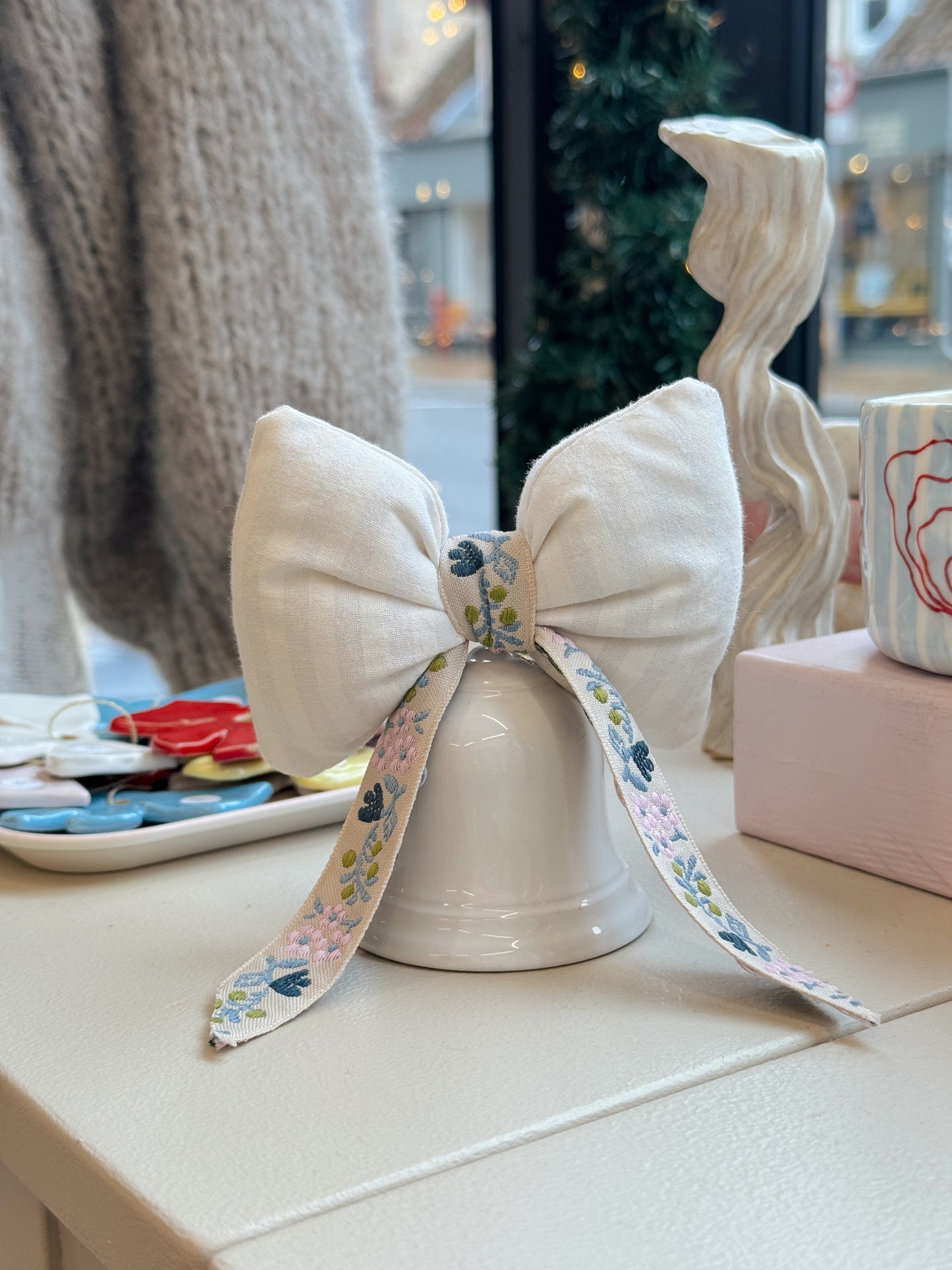 Vintage klokke med sløjfe