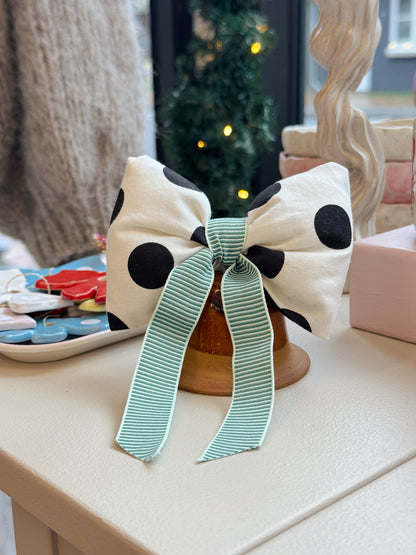 Vintage klokke med sløjfe