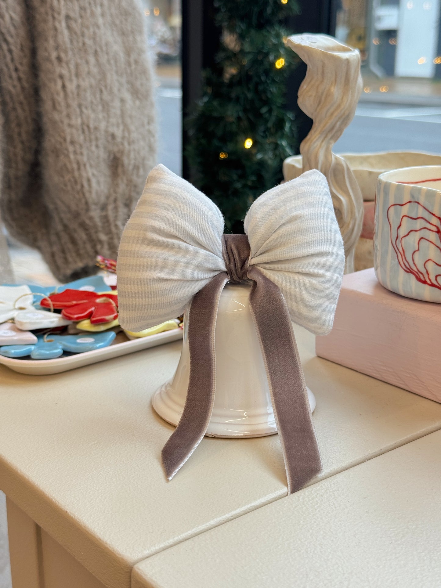 Vintage klokke med sløjfe