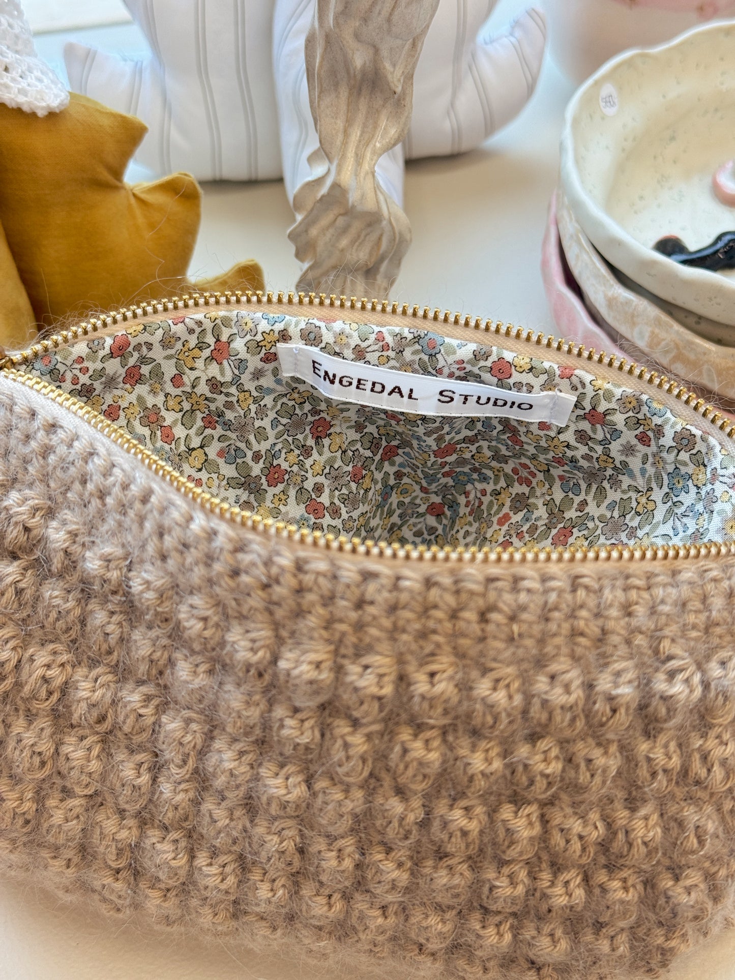 Bubble Clutch, standard | Lys brun