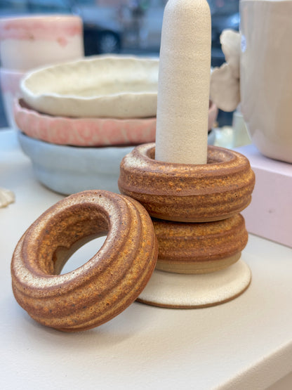 Æggedonuts | Rillet brun