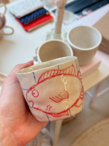 Kop med fisk | Uden hank