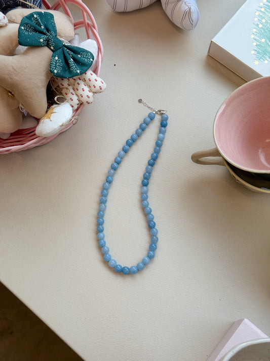 Halskæde med halvædelsten