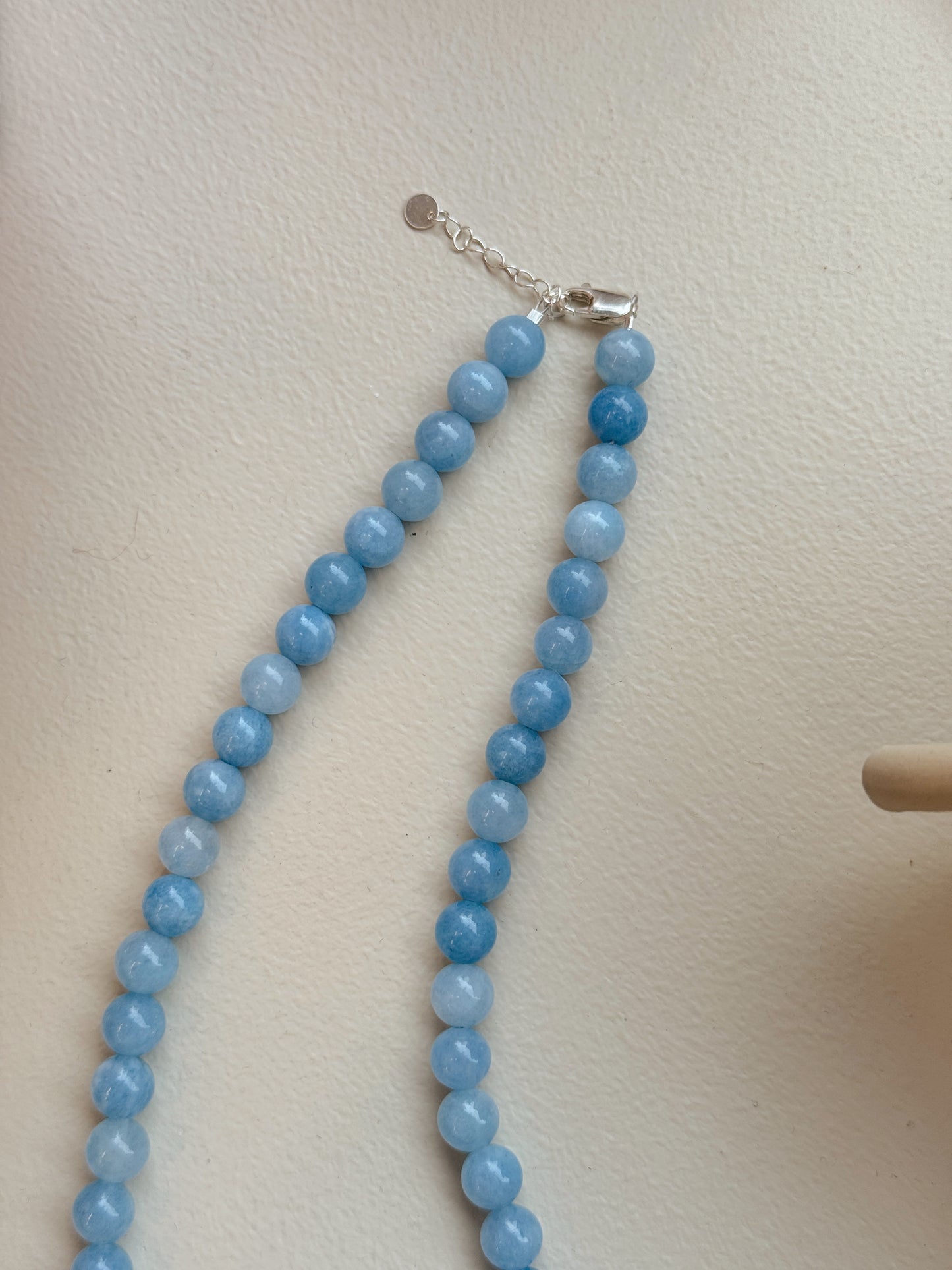 Halskæde med halvædelsten