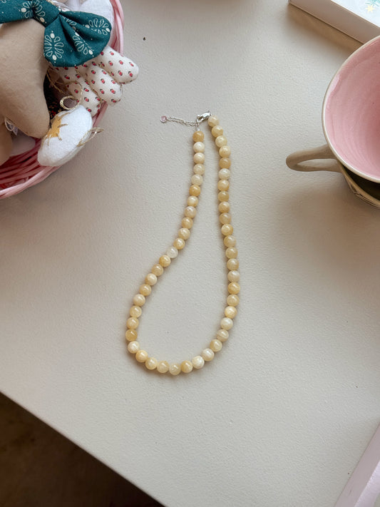 Halskæde med halvædelsten