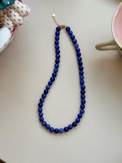 Halskæde med halvædelsten