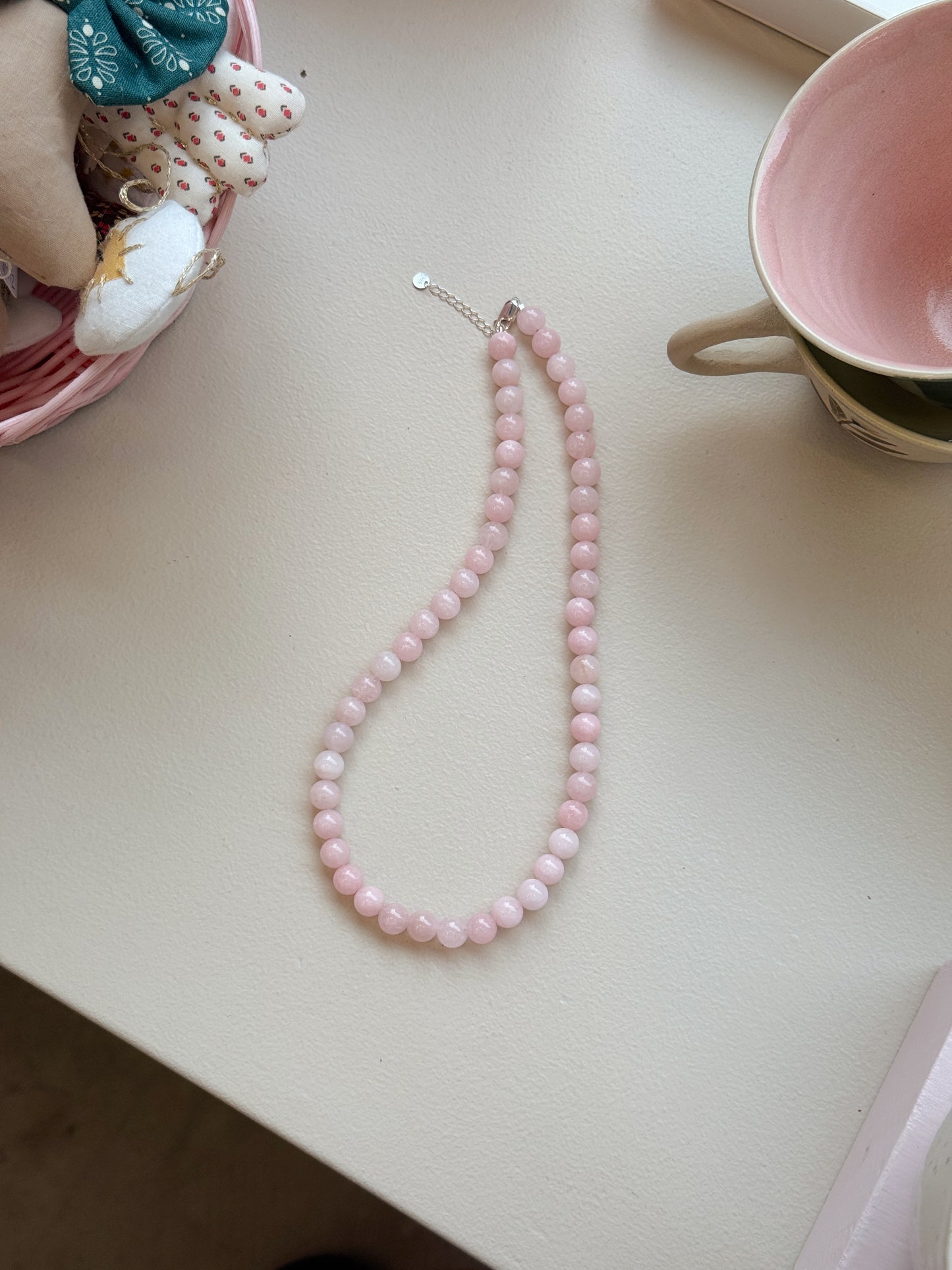 Halskæde med halvædelsten