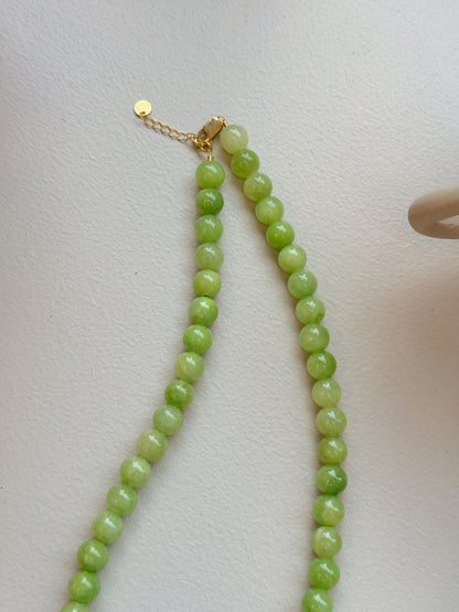 Halskæde med halvædelsten