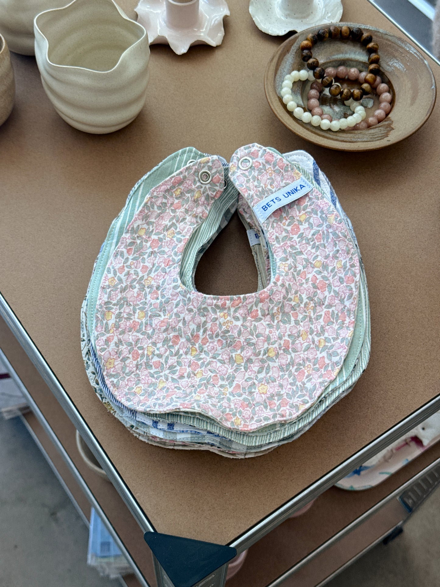 Bib / drool bib