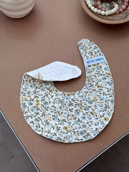 Bib / drool bib