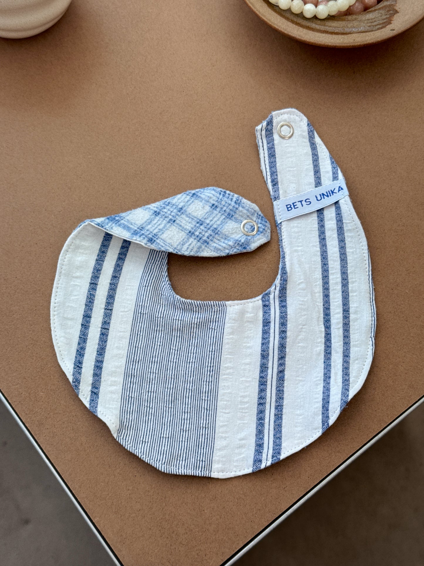 Bib / drool bib