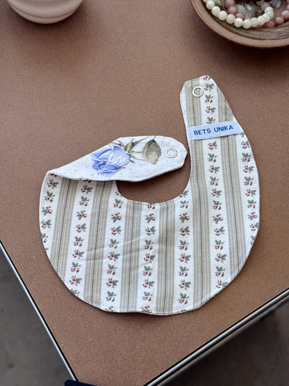 Bib / drool bib